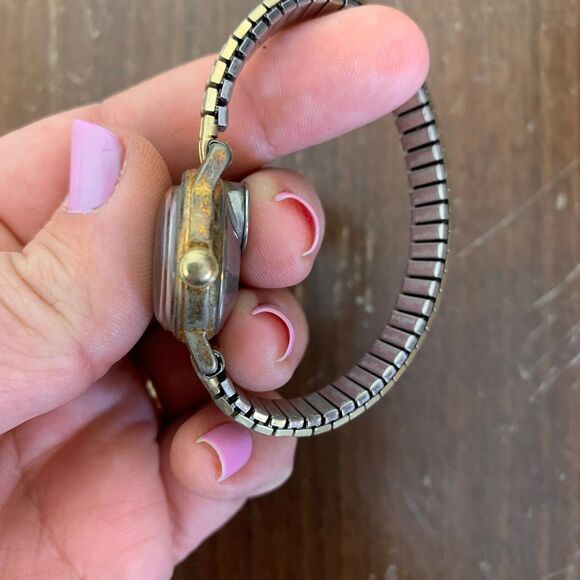 Vintage Women's Gold‎ Timex Electric Analog Black Face Speidel band Wrist Watch - Picture 6 of 9